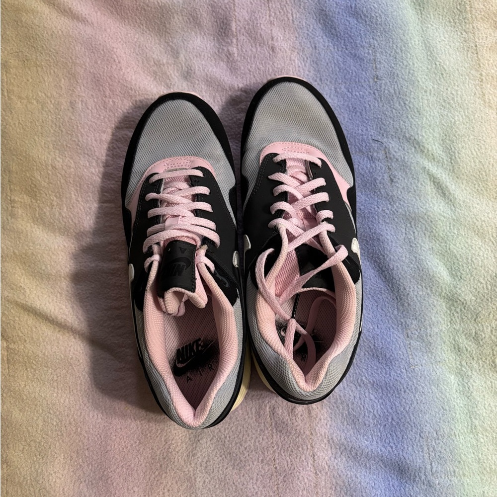 Nike Black and Pink Casual Sneakers